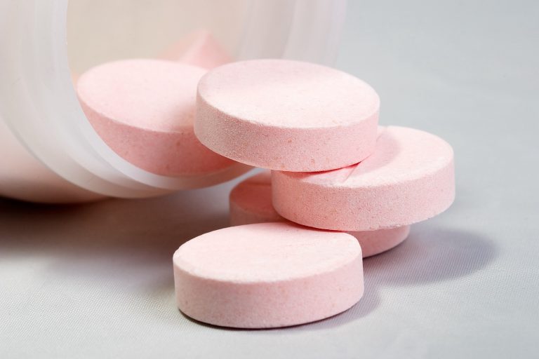 This image has an empty alt attribute; its file name is glucosetablets-768x512.jpeg
